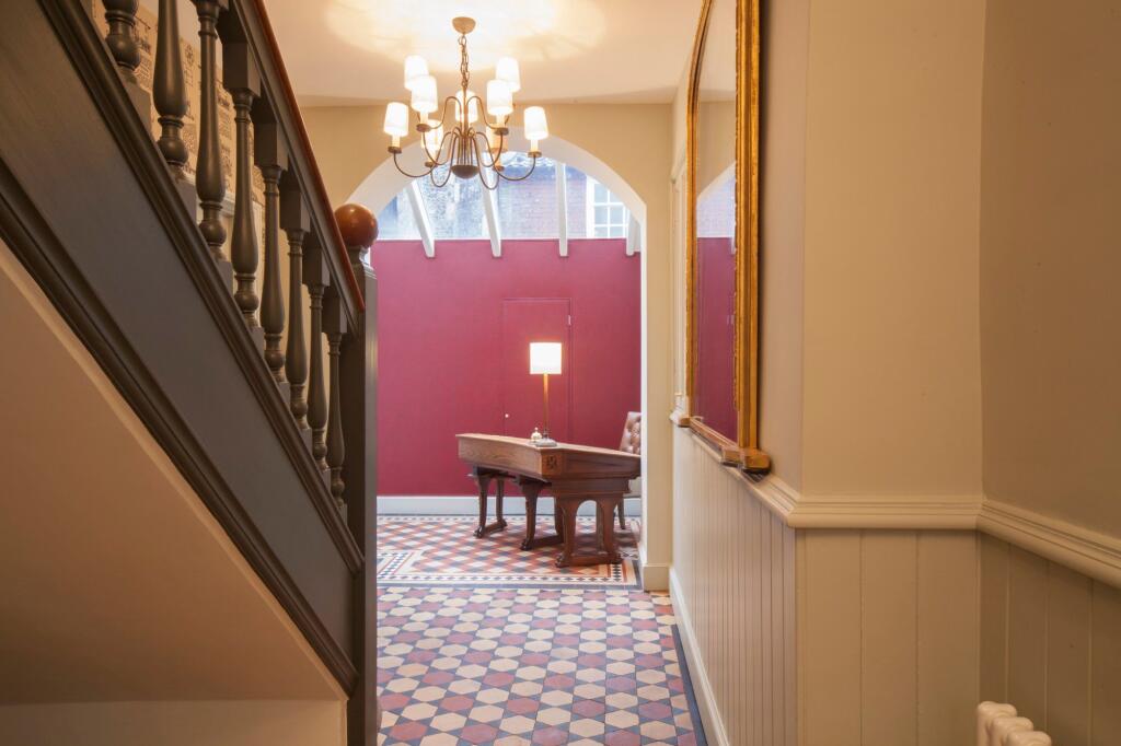 Main image of property: Queen Street, Norwich, NR2