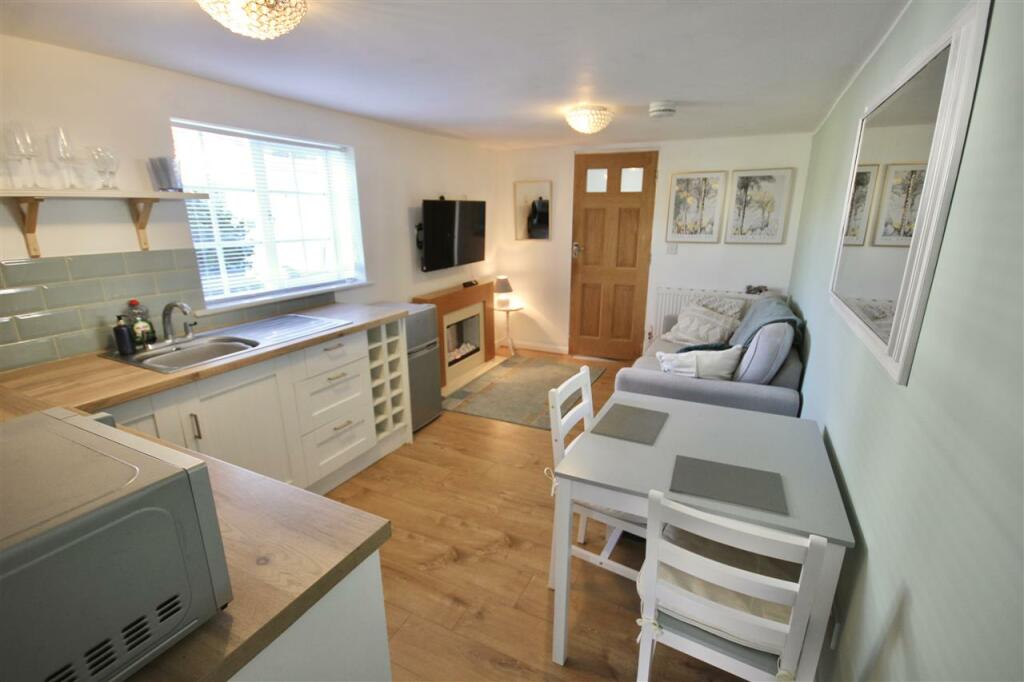 Additional property image - Douglas Close, Upton, Poole