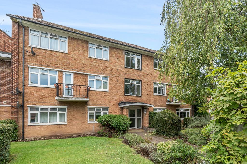 Main image of property: Marlow Road, Maidenhead, SL6