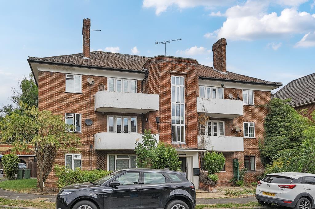 Main image of property: Courtlands, Maidenhead, SL6