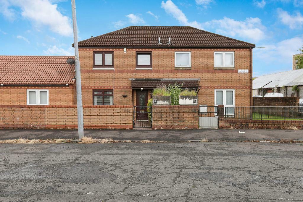 3 bedroom terraced house for sale in Garvald Street, Dalmarnock, G40
