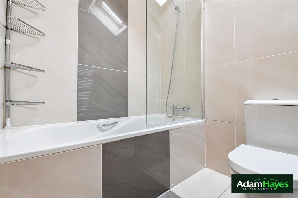 3 bedroom terraced house for sale in Lincoln Road, East Finchley N2