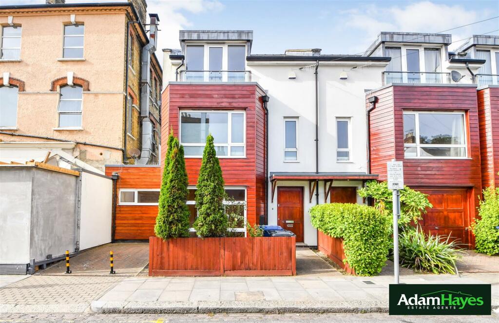 Main image of property: Lincoln Road, East Finchley, N2