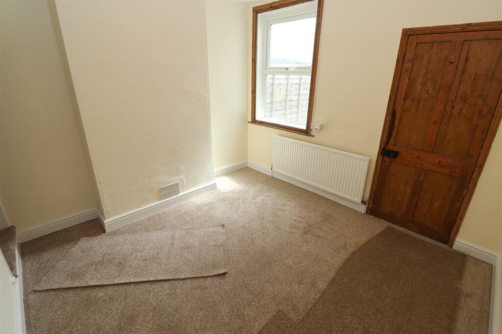 3 bedroom terraced house for sale in Manton Road, Rushden, NN10 0JT, NN10