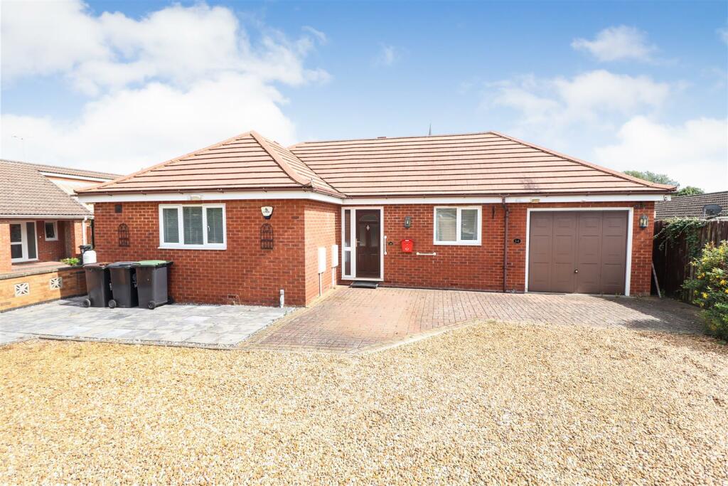 3 bedroom detached bungalow for sale in East Langham Road, Raunds, NN9
