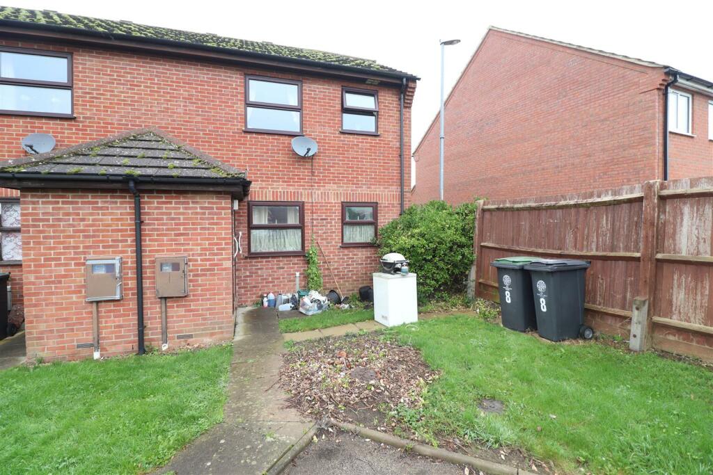 1 bedroom flat for sale in Hayden Road, Rushden, NN10 0YF, NN10