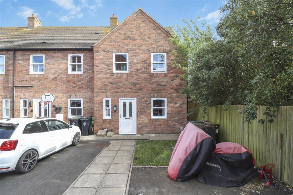 Main image of property: Harborough Place, Rushden, NN10 0NA
