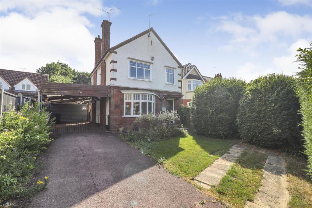 Main image of property: Wellingborough Road, Rushden, NN10 9XN