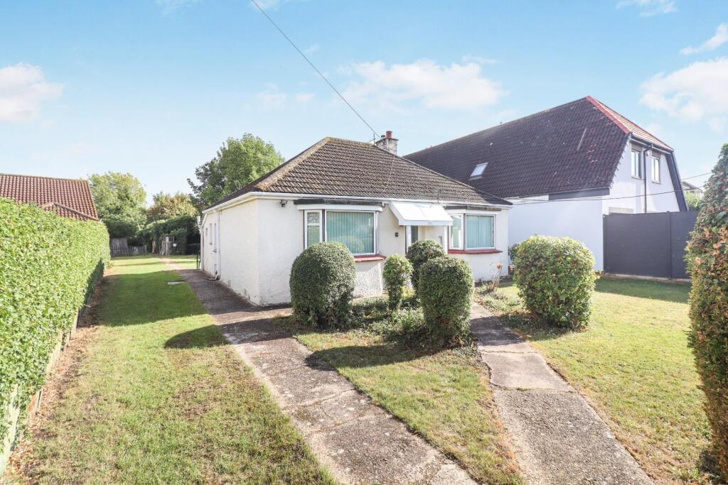 Main image of property: Avenue Road, Rushden, NN10 0SW
