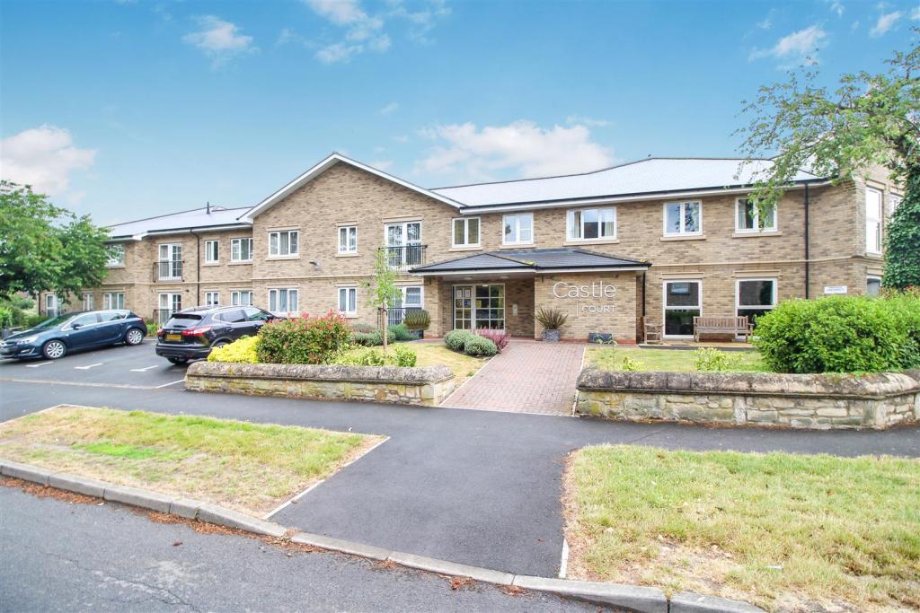 2 bedroom retirement property for sale in Castle Court, Chancery Lane