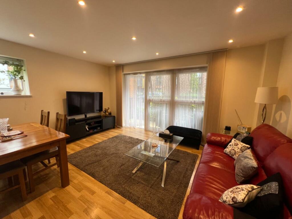2 bedroom flat for rent in Letchworth Road, Stanmore, HA7