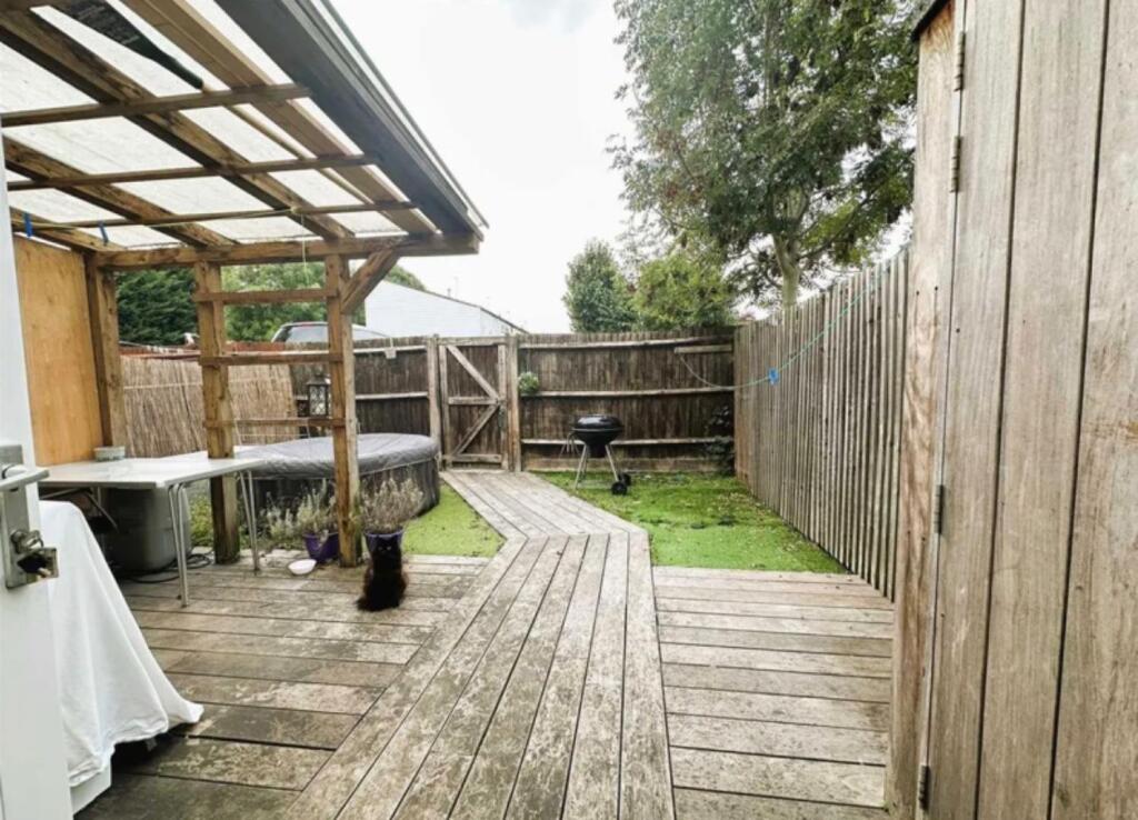 2 bedroom terraced house