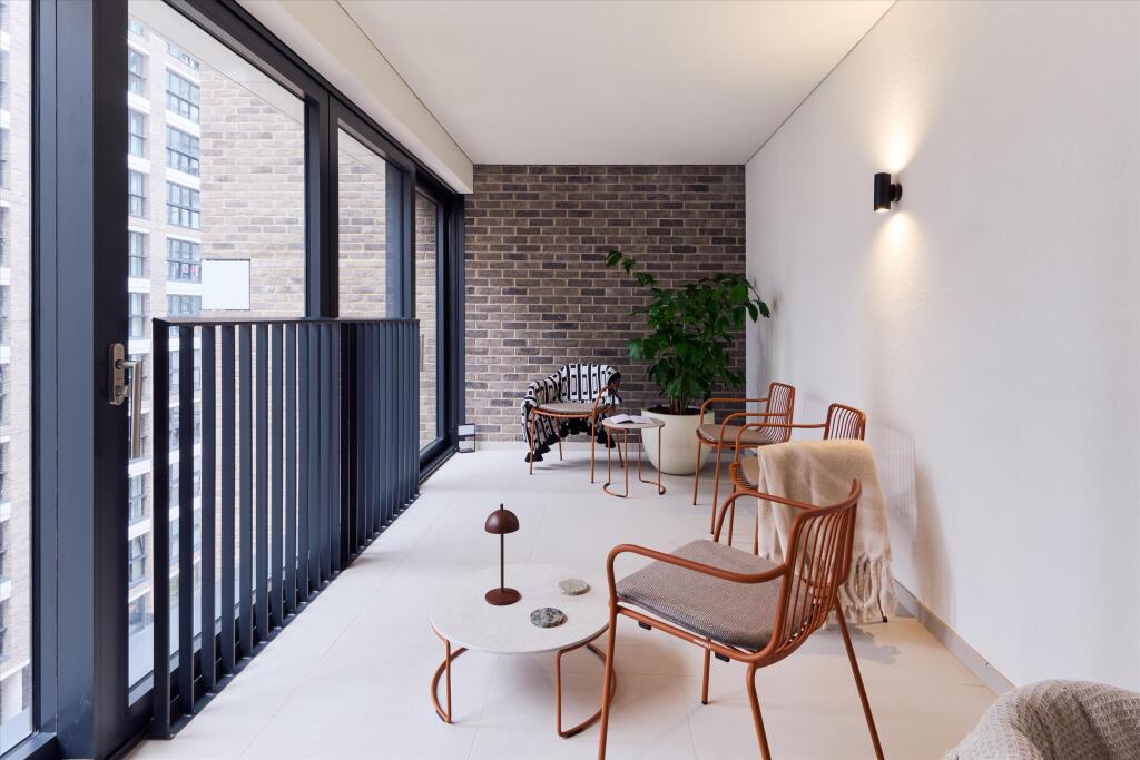 Main image of property: New Drum Street, London, E1