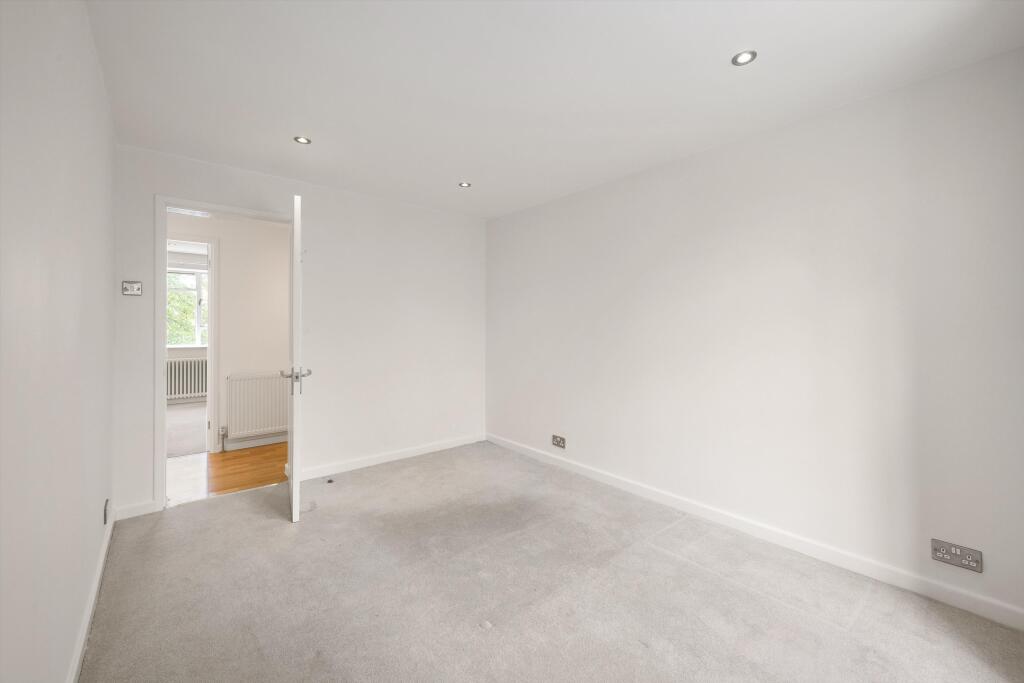 Main image of property: 14 Trinity Church Square, Southwark, London, SE1