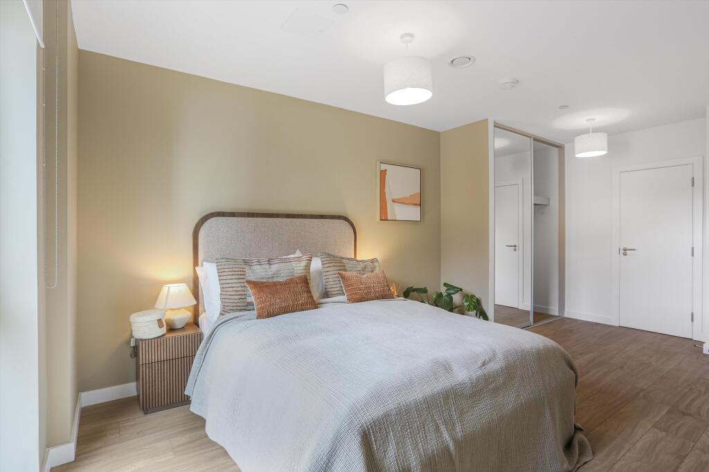 Main image of property: London, TW8