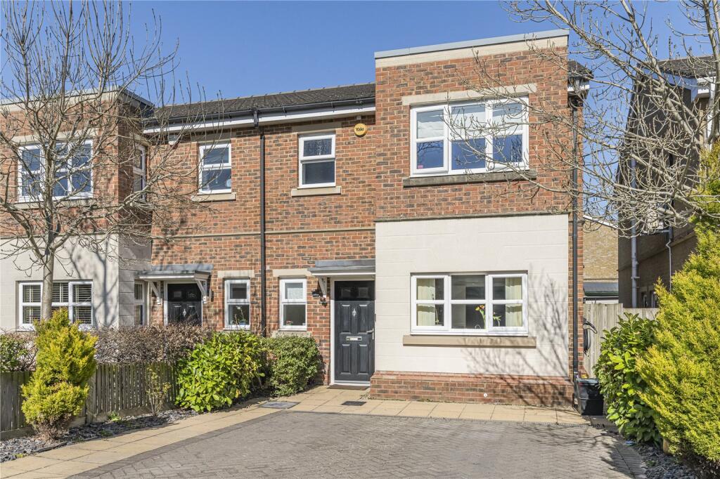 Main image of property: Farleigh Avenue, Bromley, BR2