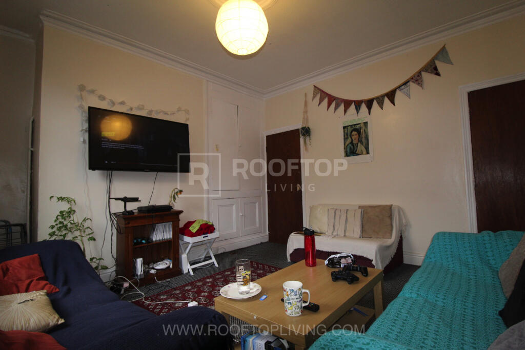 Main image of property: Hessle Place, Leeds