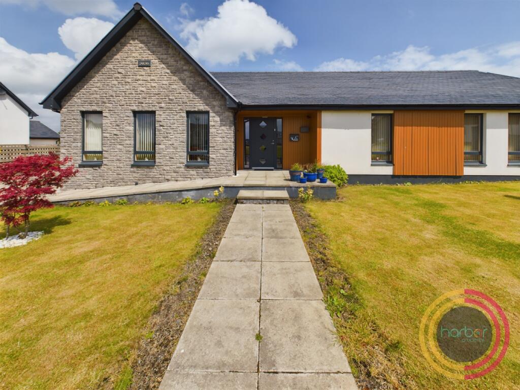 3 bedroom detached bungalow for sale in Little Drumgray Wynd