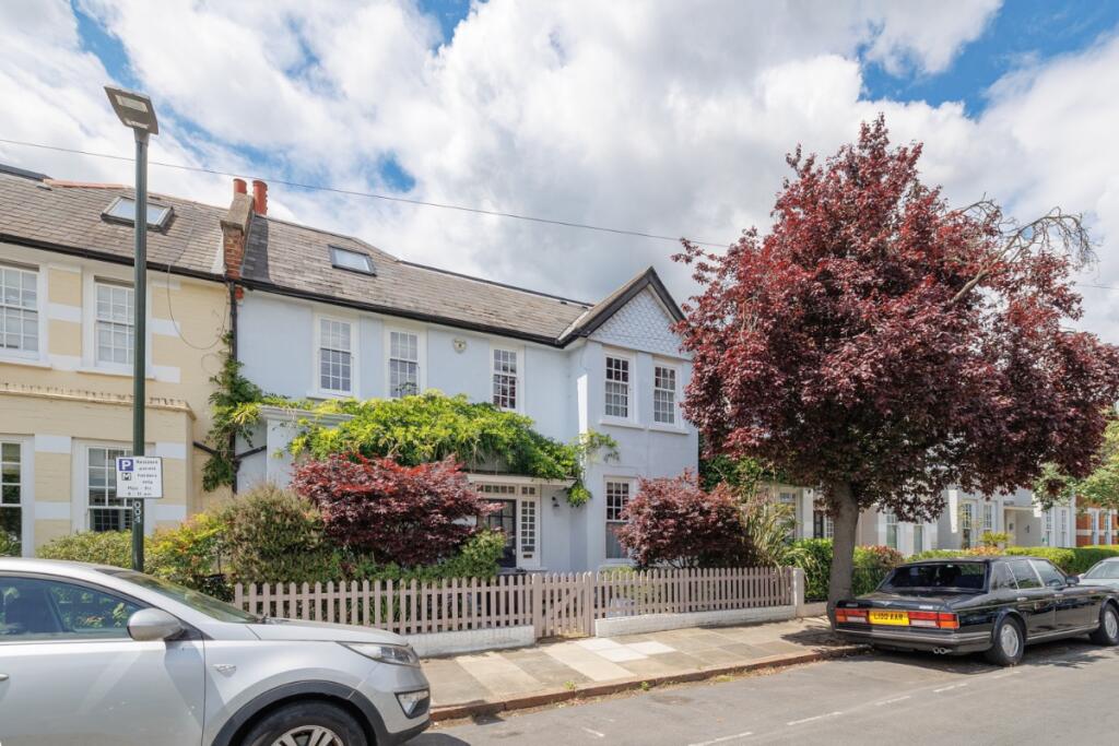 Main image of property: First Avenue, SW14