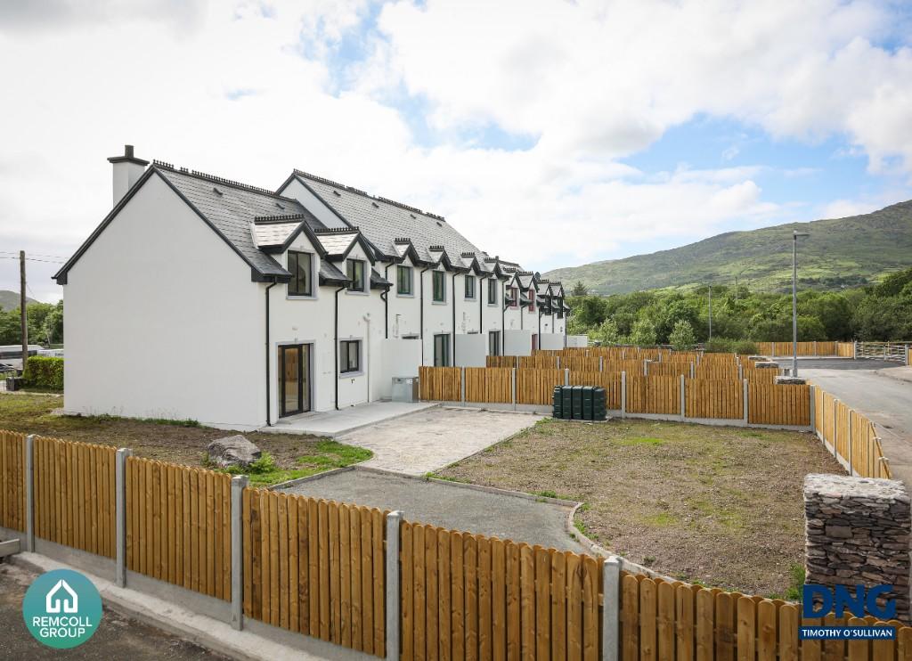 3 bedroom end of terrace house for sale in Castlecove, Kerry, Ireland