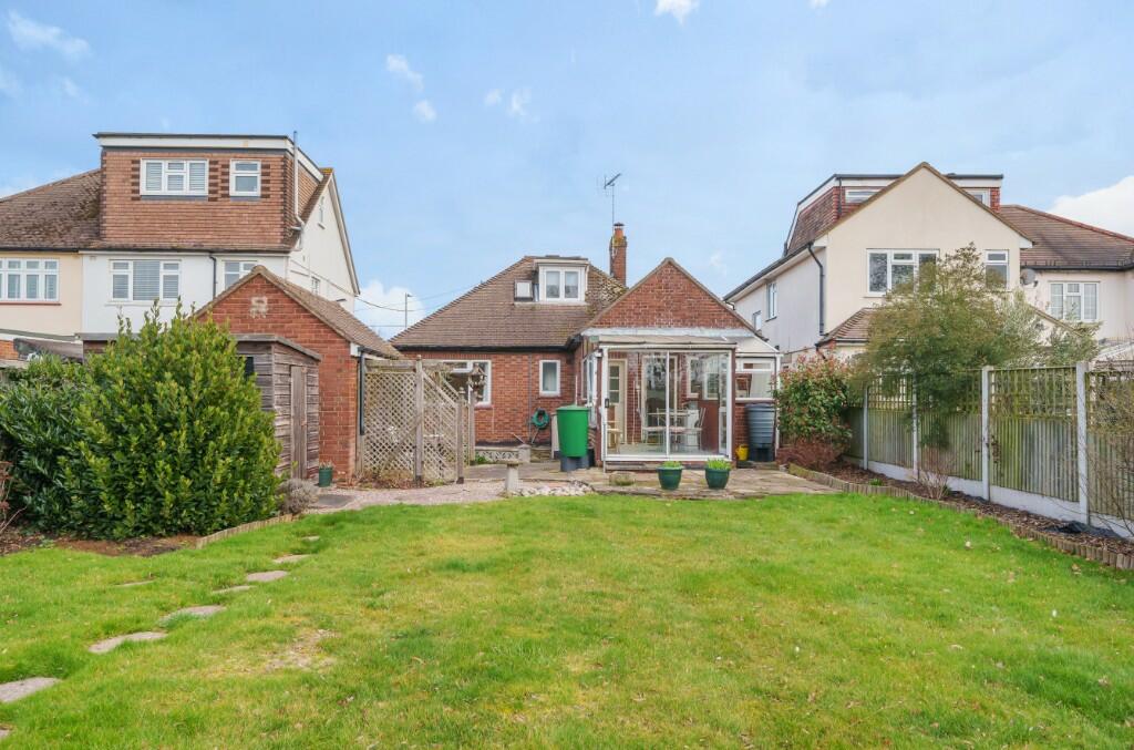 3 bedroom detached bungalow for sale in Southend Road, Billericay