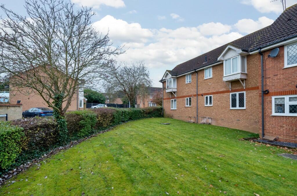 1 bedroom flat for sale in Eagle Close, Waltham Abbey, Essex, EN9