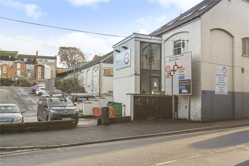 Main image of property: Merrywalks, Stroud, Gloucestershire, GL5