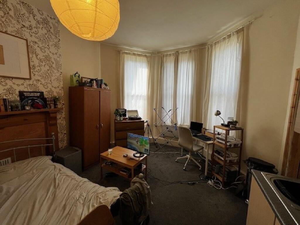 Main image of property: Rm2 56a Hampton Rd, Redland, Bristol, Bristol, BS6