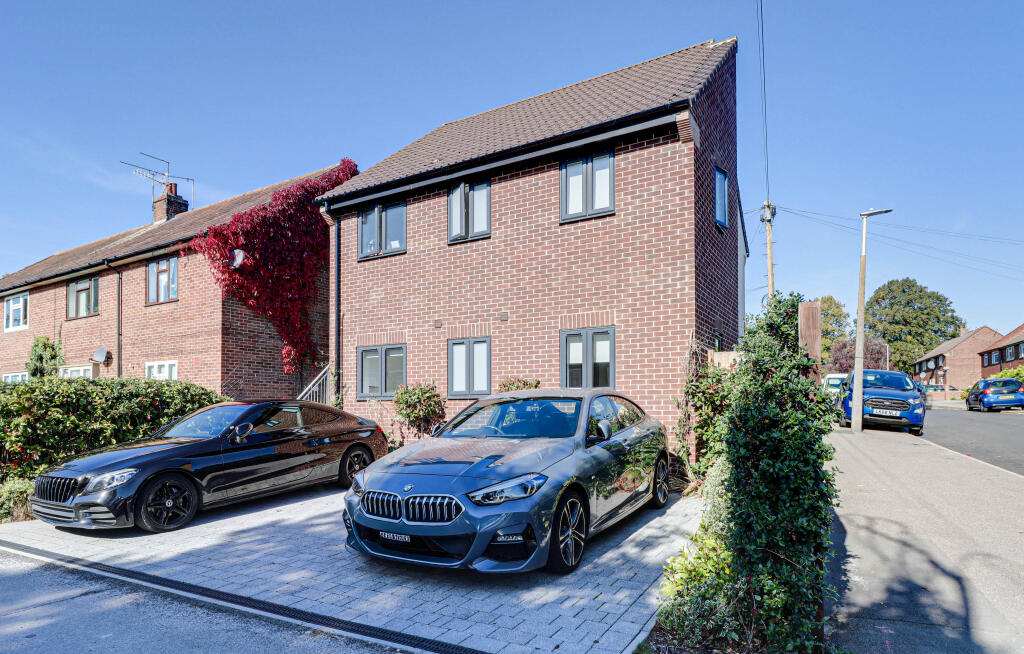 Main image of property: Martyr Close, St Albans, AL1