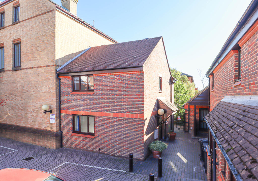 Main image of property: Westbourne Mews, St. Albans, AL1