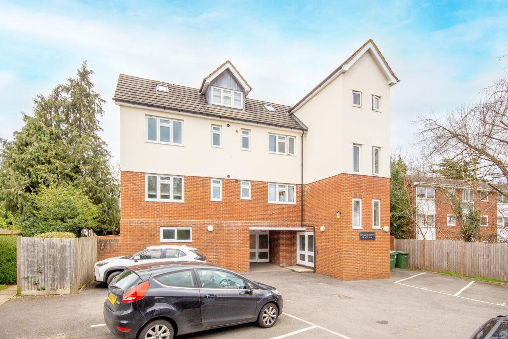 Main image of property: Cedar Court, St Albans, AL4