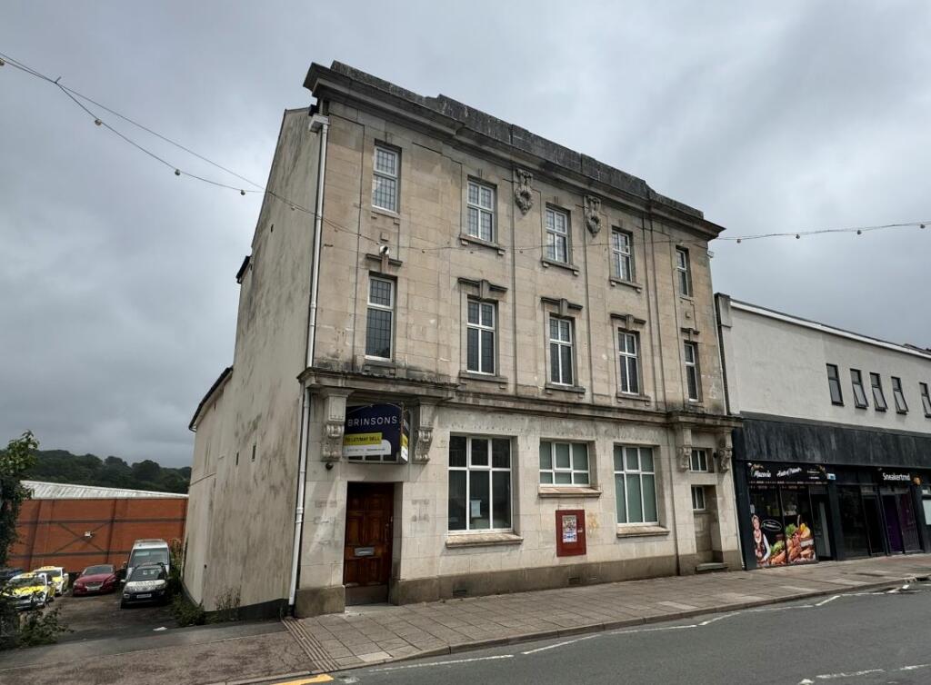 Main image of property: 85 High Street, Blackwood, Gwent, NP12 1ZA