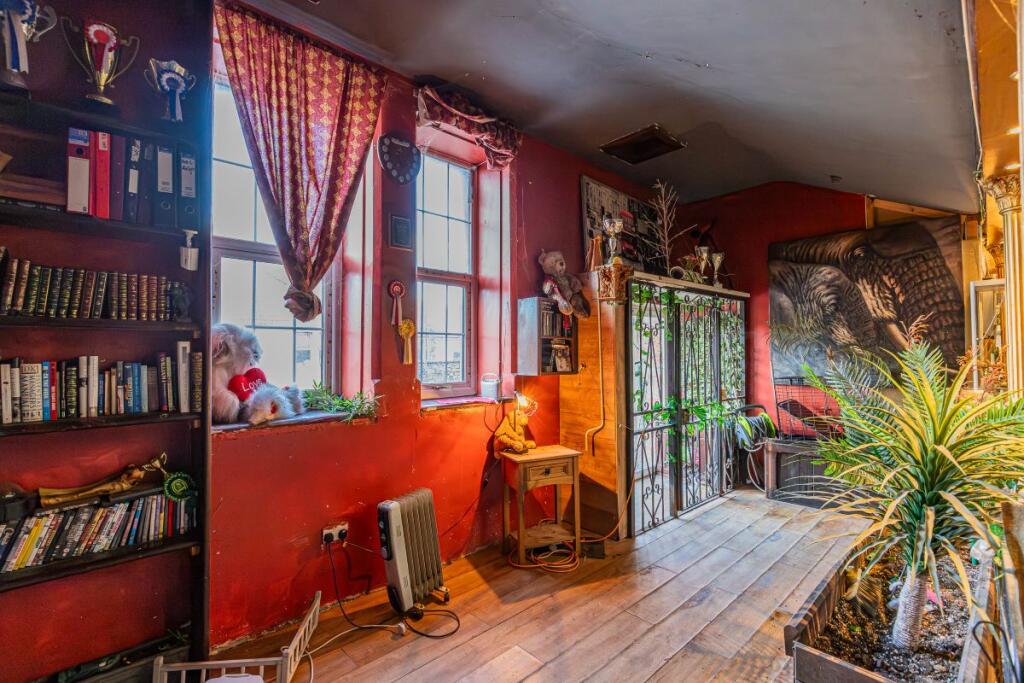 Additional property image - Trinity Chapel, Trinity Road, Tonypandy, RCT, CF40 1DQ