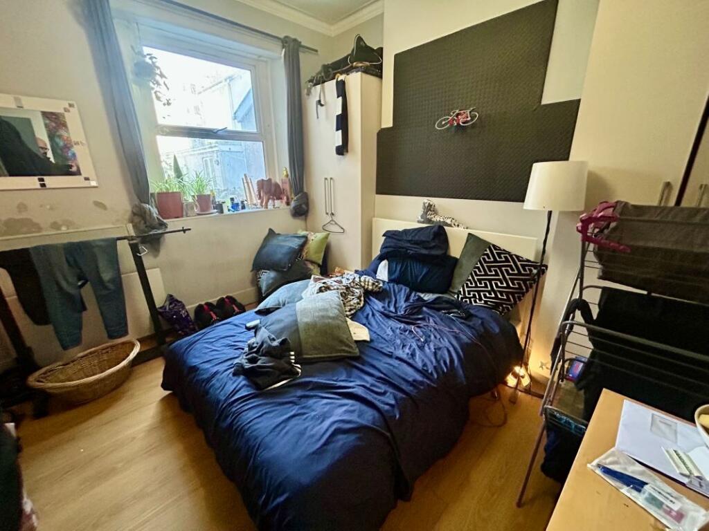 Additional property image - 150 Richmond Road, Cardiff, CF24 3BX