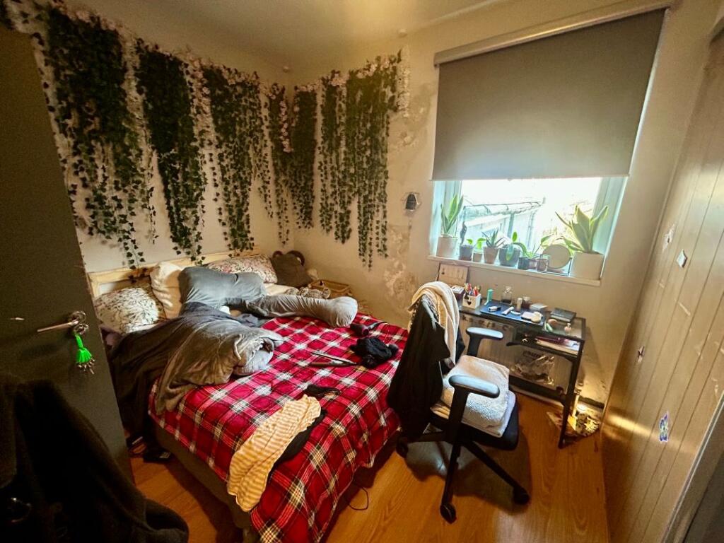 Additional property image - 150 Richmond Road, Cardiff, CF24 3BX