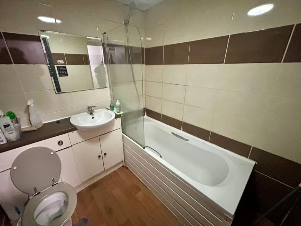 Additional property image - 150 Richmond Road, Cardiff, CF24 3BX