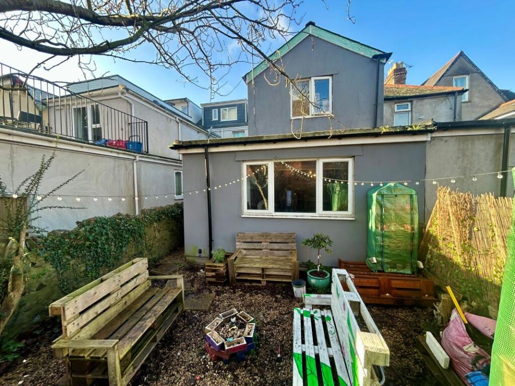 Additional property image - 150 Richmond Road, Cardiff, CF24 3BX