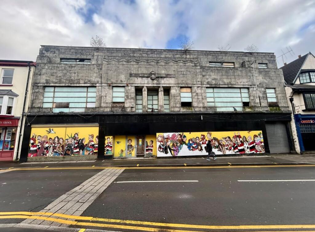 Main image of property: 35 Commercial Street, Pontypool, NP4 6JQ