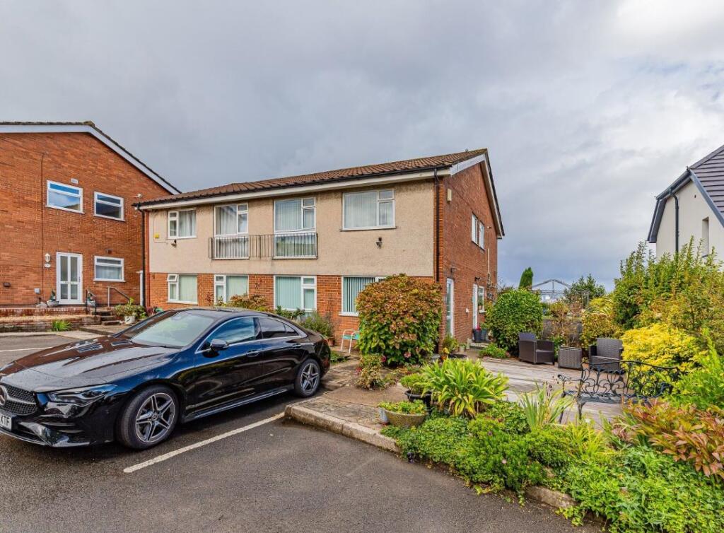 Main image of property: 2 Vista Court, Northcliffe Drive, Penarth, CF64 1DW