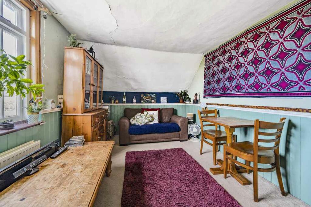 Additional property image - S-419547 - Cock Inn, Old Uckfield Road, Lewes BN8 5RX