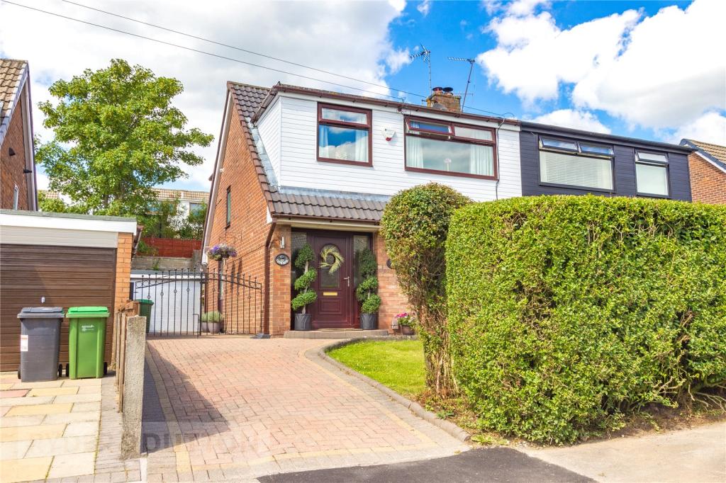 3 bedroom semidetached house for sale in Borrowdale Close, Royton