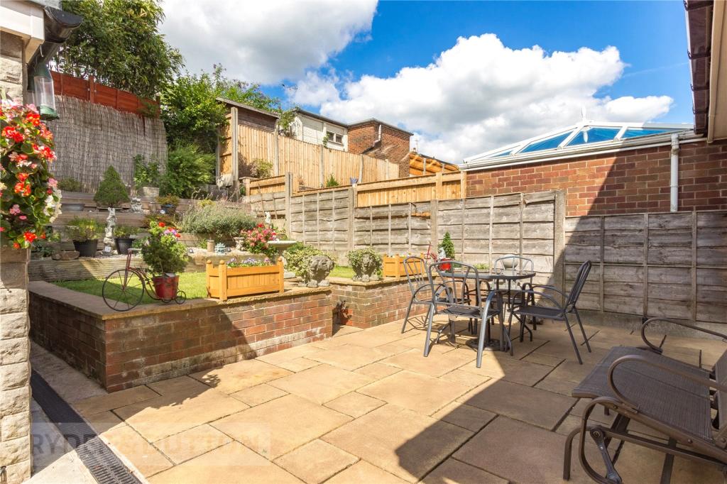 3 bedroom semidetached house for sale in Borrowdale Close, Royton