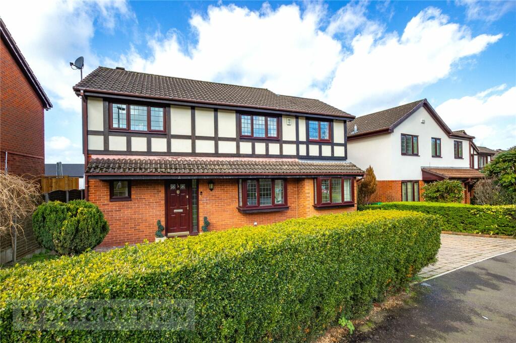 4 bedroom detached house for sale in Underwood Way, Shaw, Oldham