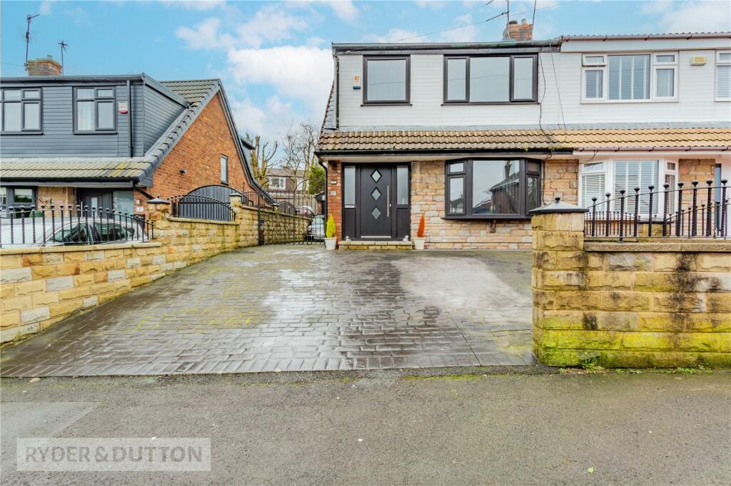 3 bedroom semidetached house for sale in Borrowdale Close, Royton