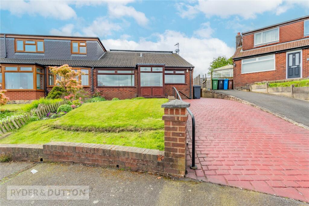 3 bedroom semidetached bungalow for sale in Grasmere Road, Royton