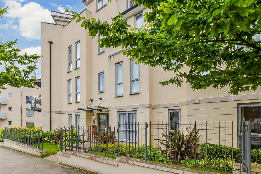 Additional property image - Springhead Road, Northfleet, Gravesend, Kent