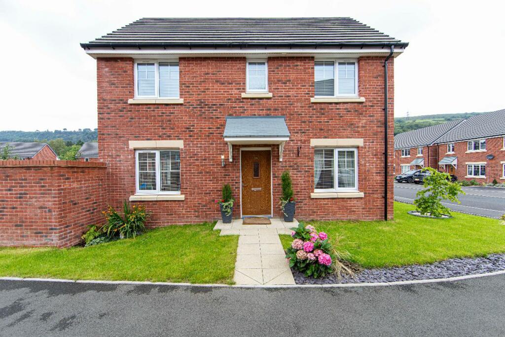 3 bedroom detached house for sale in Kingfisher Crescent, Merthyr Vale
