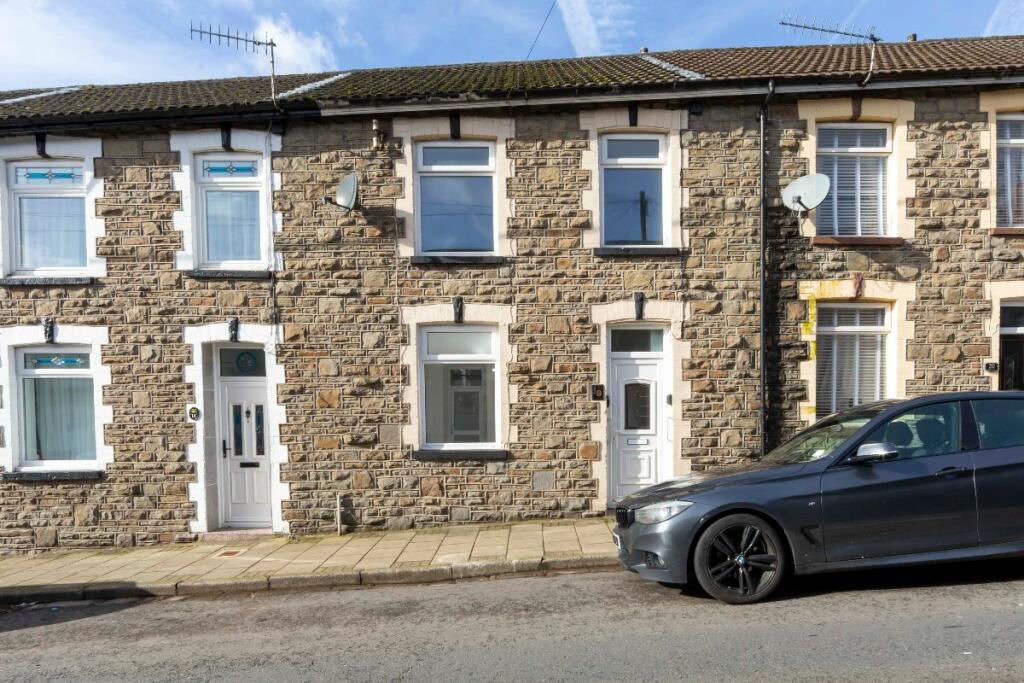 3 bedroom terraced house for sale in Park Street, Abercynon, Mountain