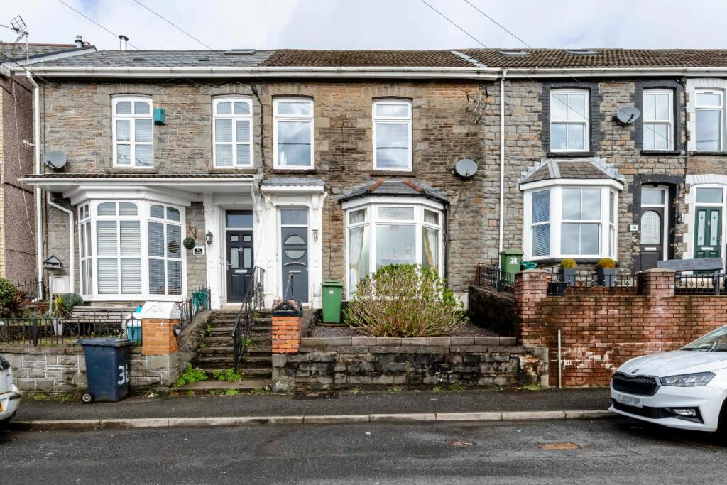 3 bedroom terraced house for sale in Mountain Ash Road, Abercynon