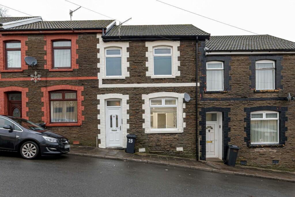 3 bedroom terraced house for sale in Pantglas Road, Aberfan, Merthyr Tydfil, CF48